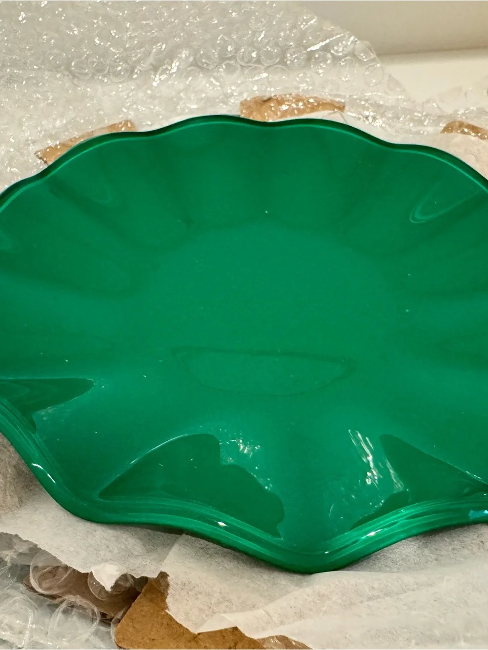 Vibrant Emerald Green scalloped Plate Set  x 2